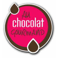 Un logo rose et marron pour au chocolat gourmand