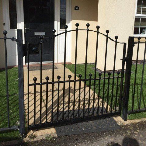 metal gate