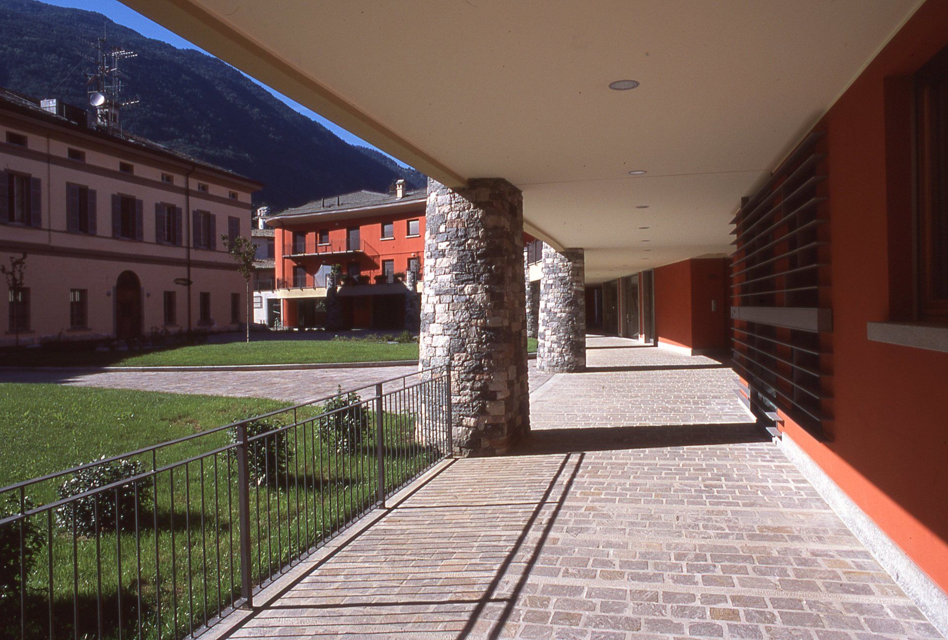 Enologica, residenze a Sondrio, Luigi Caccia Dominioni