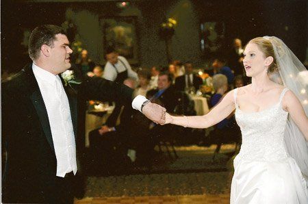 A Unique and Memorable First Dance in Cincinnati, OH