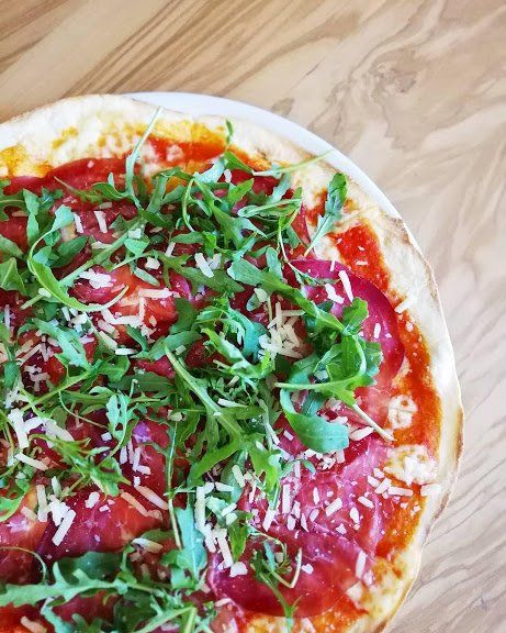 pizza al pomodoro