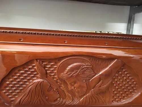 bassorilievo di un cofano funebre