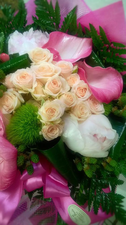 cestino di rose
