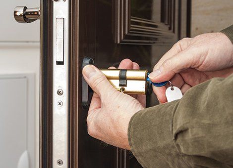 A person in Sonoma, CA, who needed a company that helps car lockout