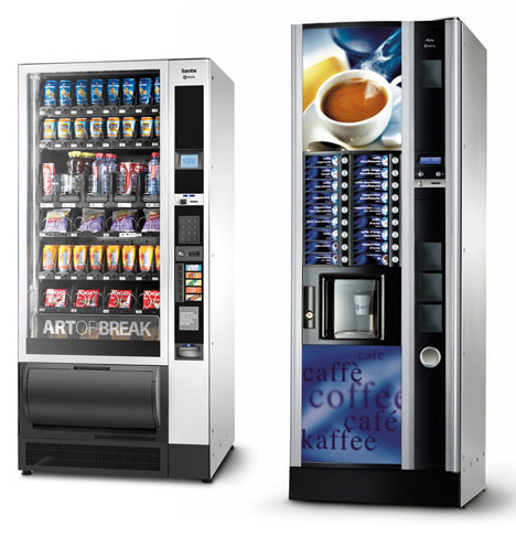 Deux distributeurs de boissons