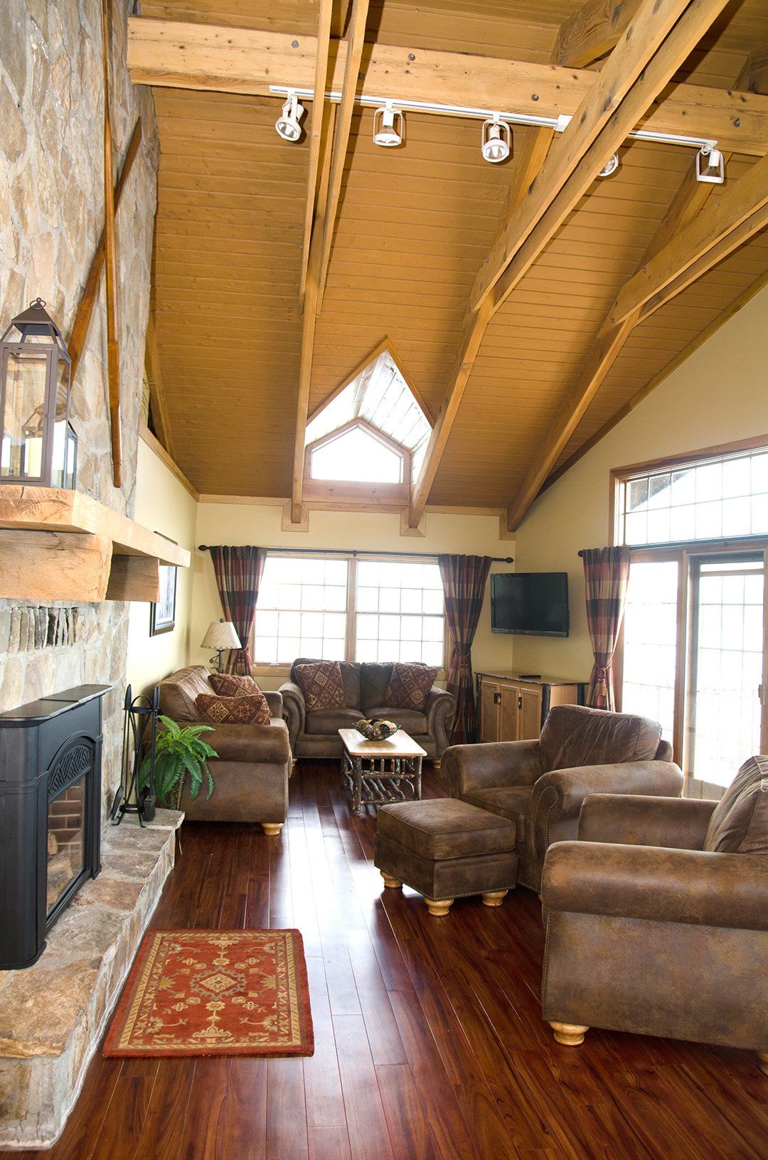 dockside-landing-marina-fall-vacation-condo-rental