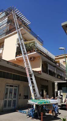 piattaforma aerea per trasloco uffici