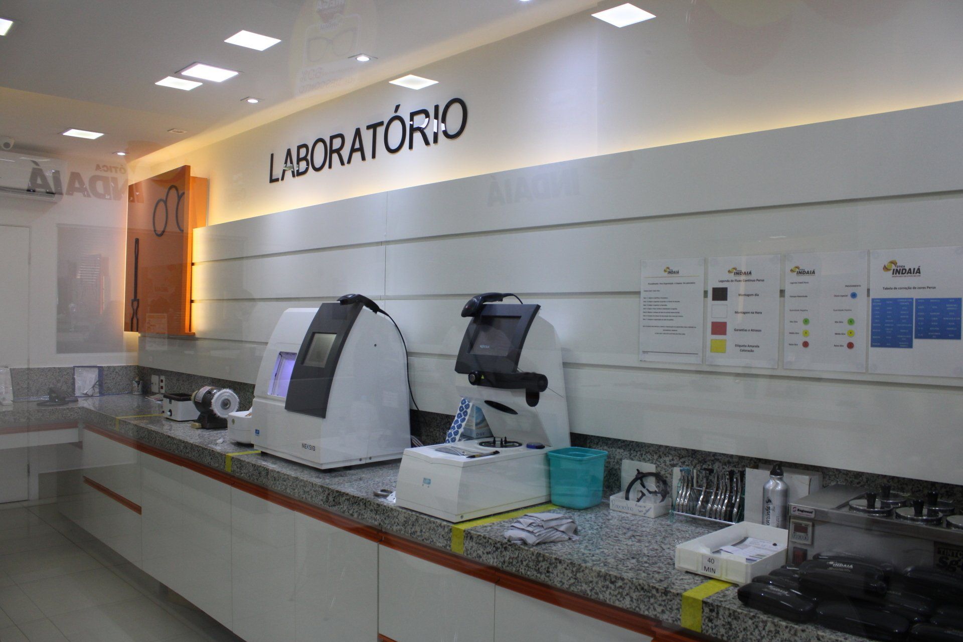 Laboratório na  Ótica Indaiá