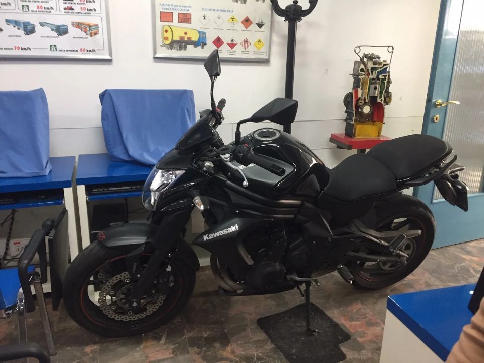 motocicletta per lezioni di guida
