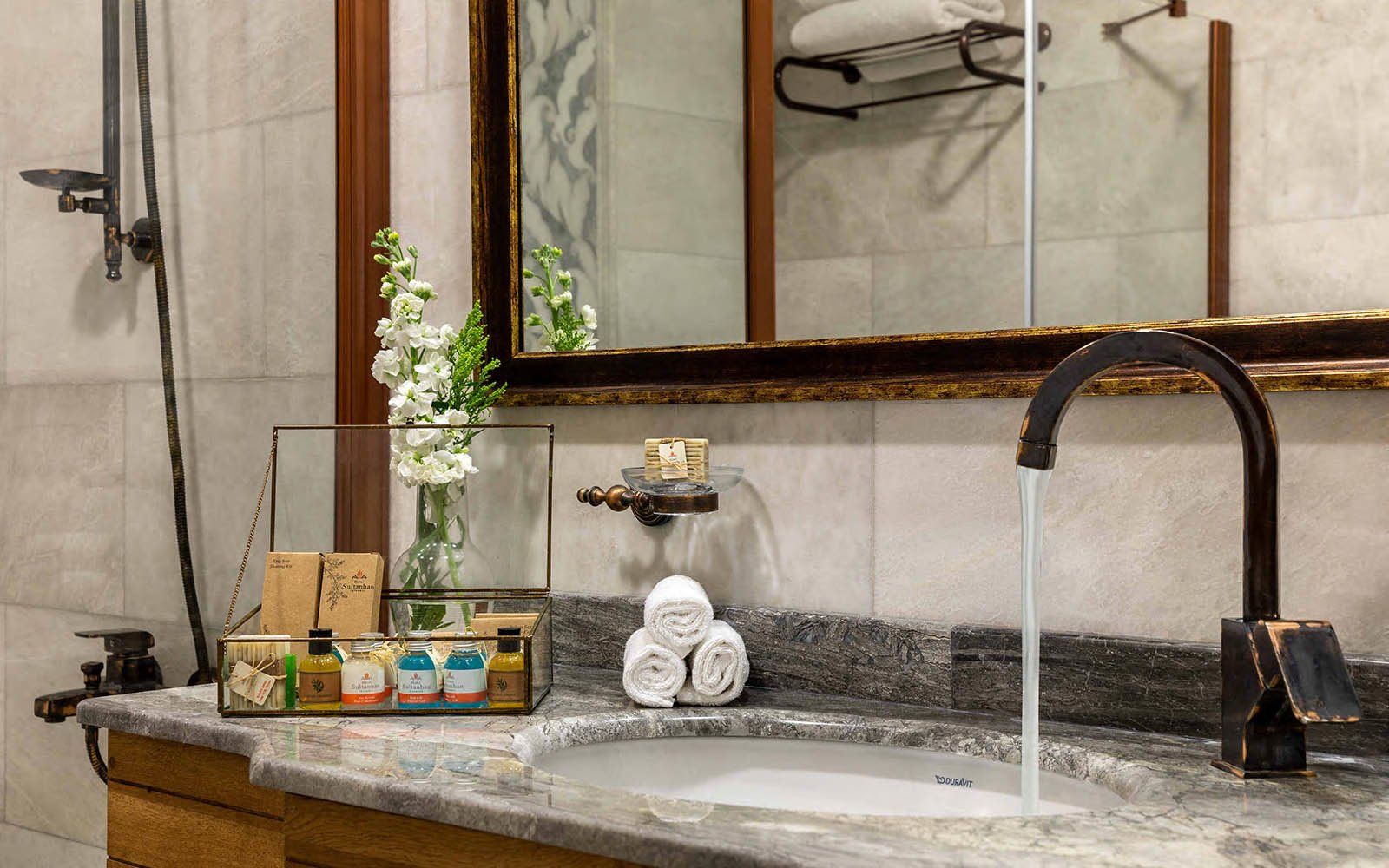 Sultanhan Hotel İstanbul, Art Design Double Suite Bathroom