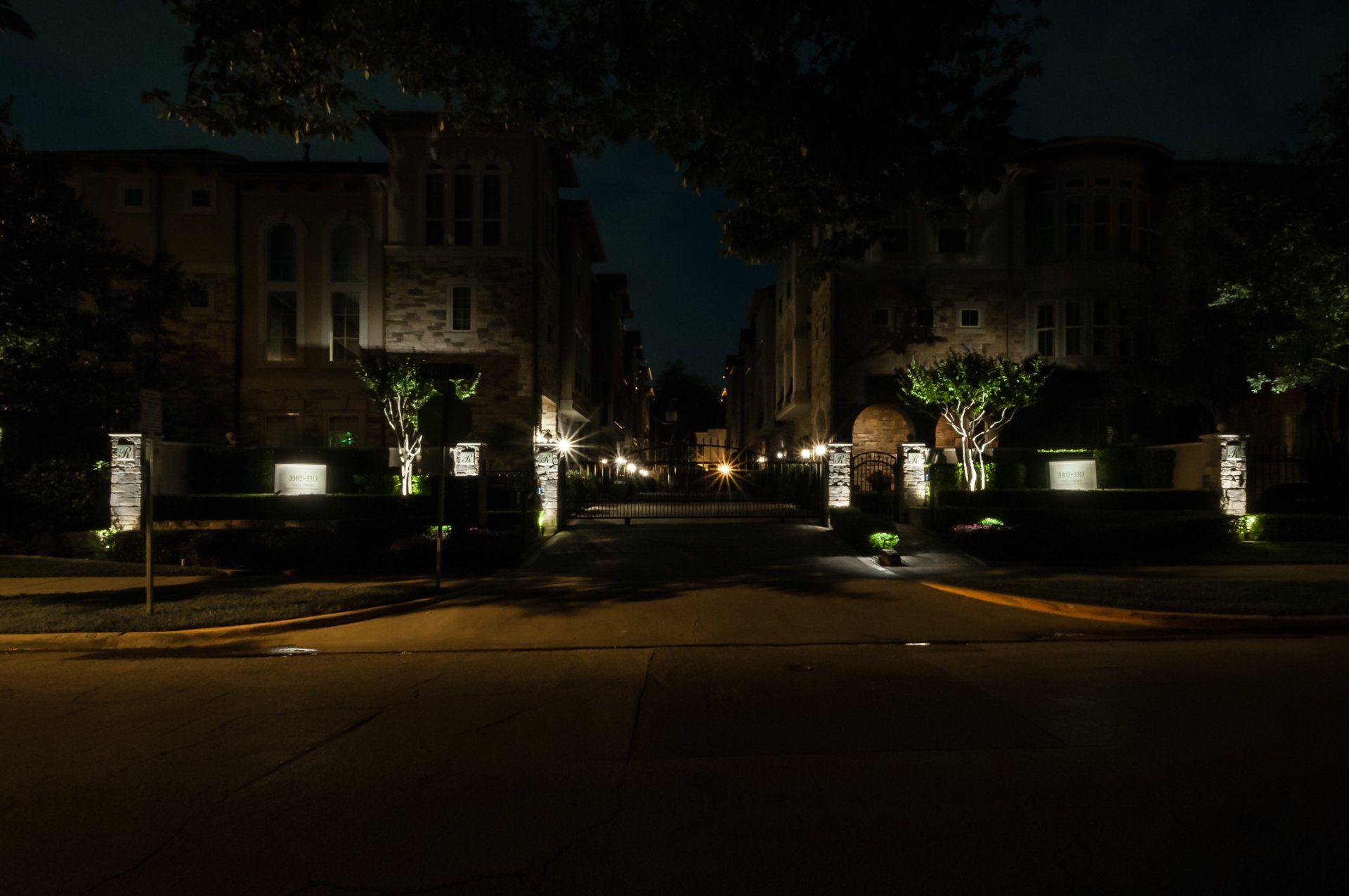 commercial outdoor landscape lighting