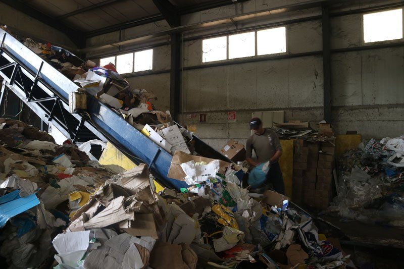 magazzino per il recupero di materiale plastico