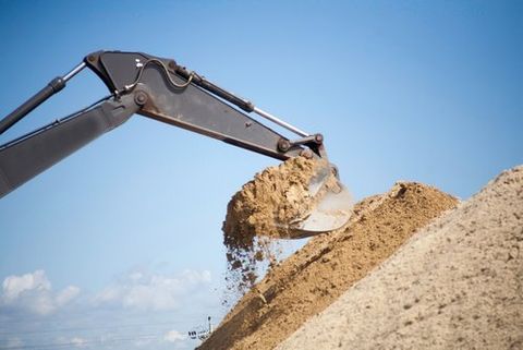 scavatore in azione