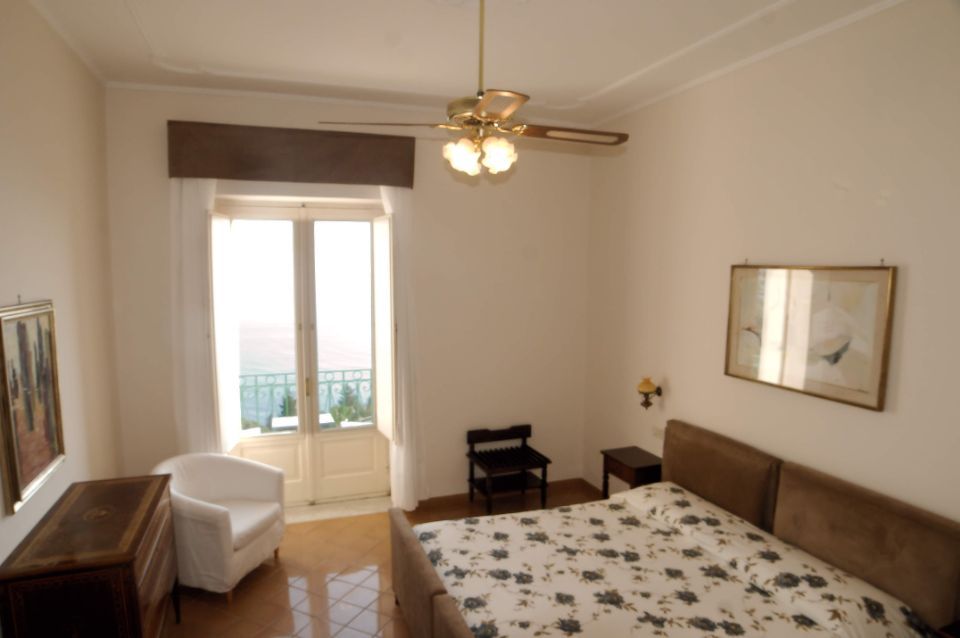 Hotelzimmer mit Balkon