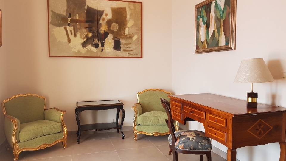 camere con arredo elegante