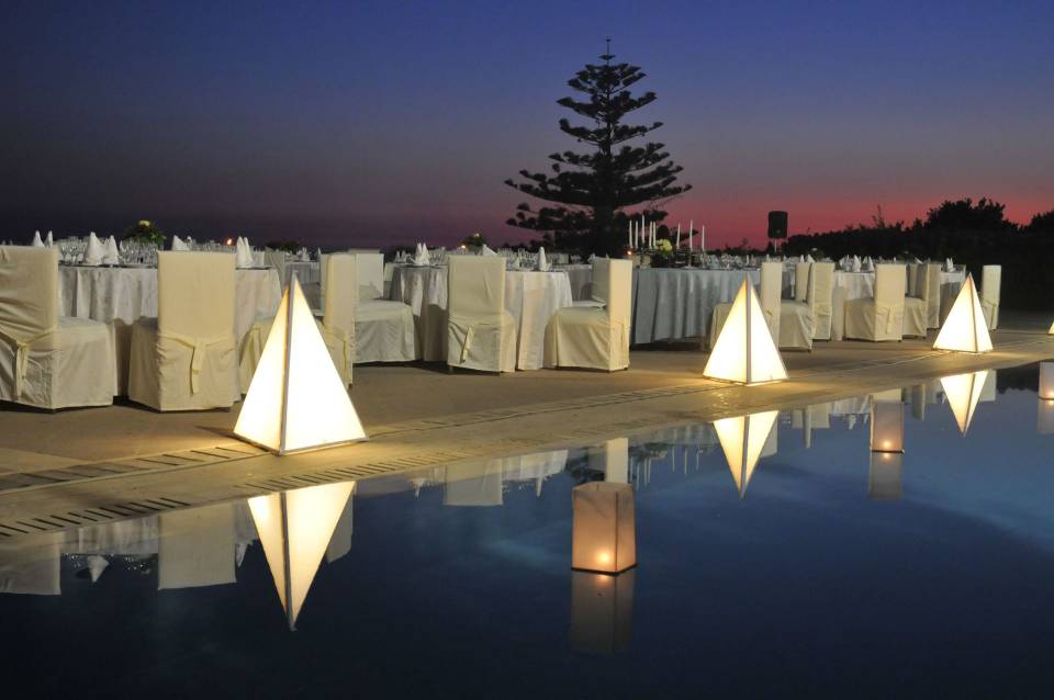 poolside buffet