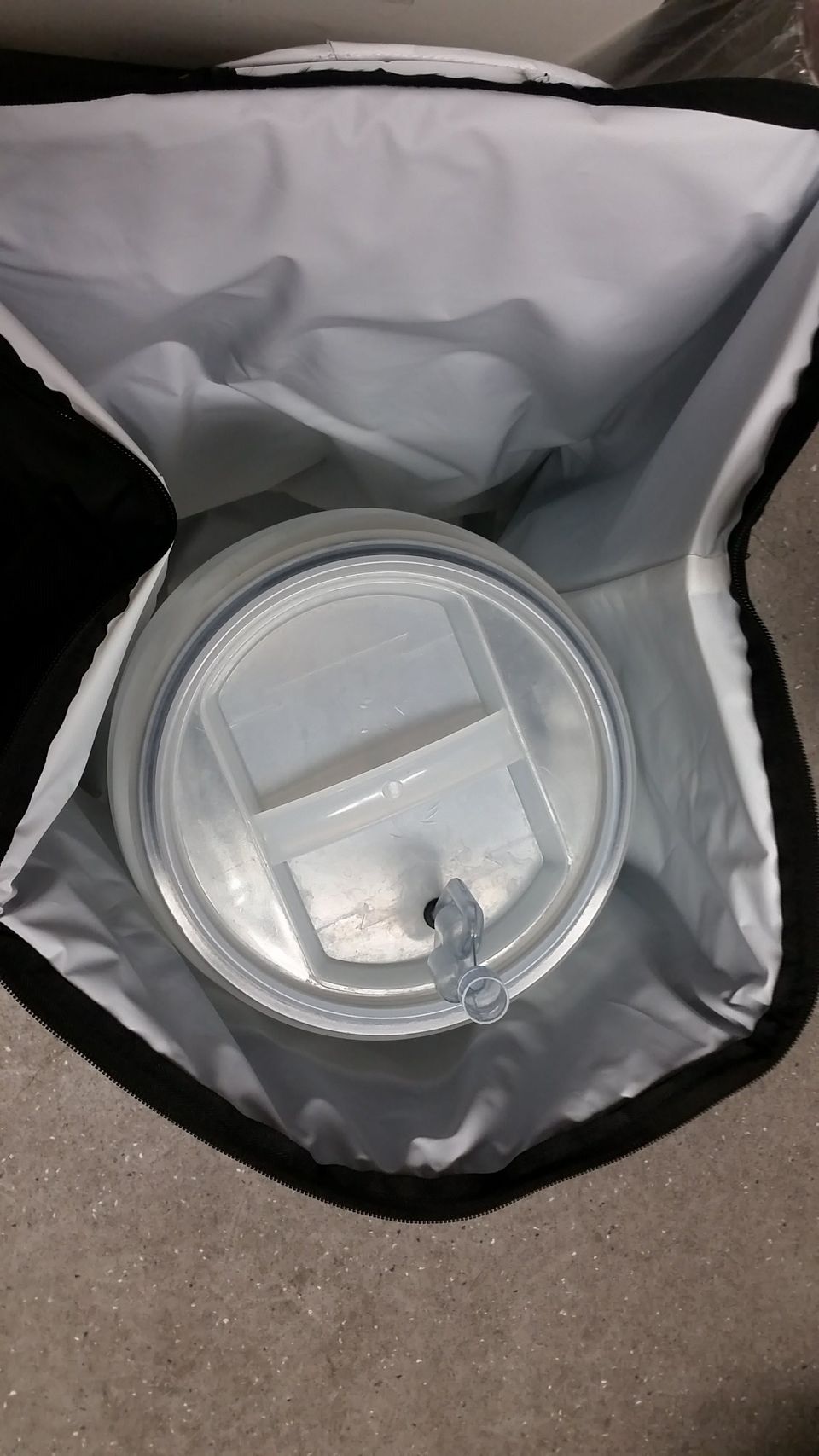 Plenty of room for 2L bottles of ice