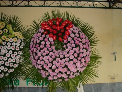 corona di fiori rosa