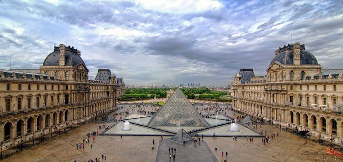 Le Louvre, Paris, France