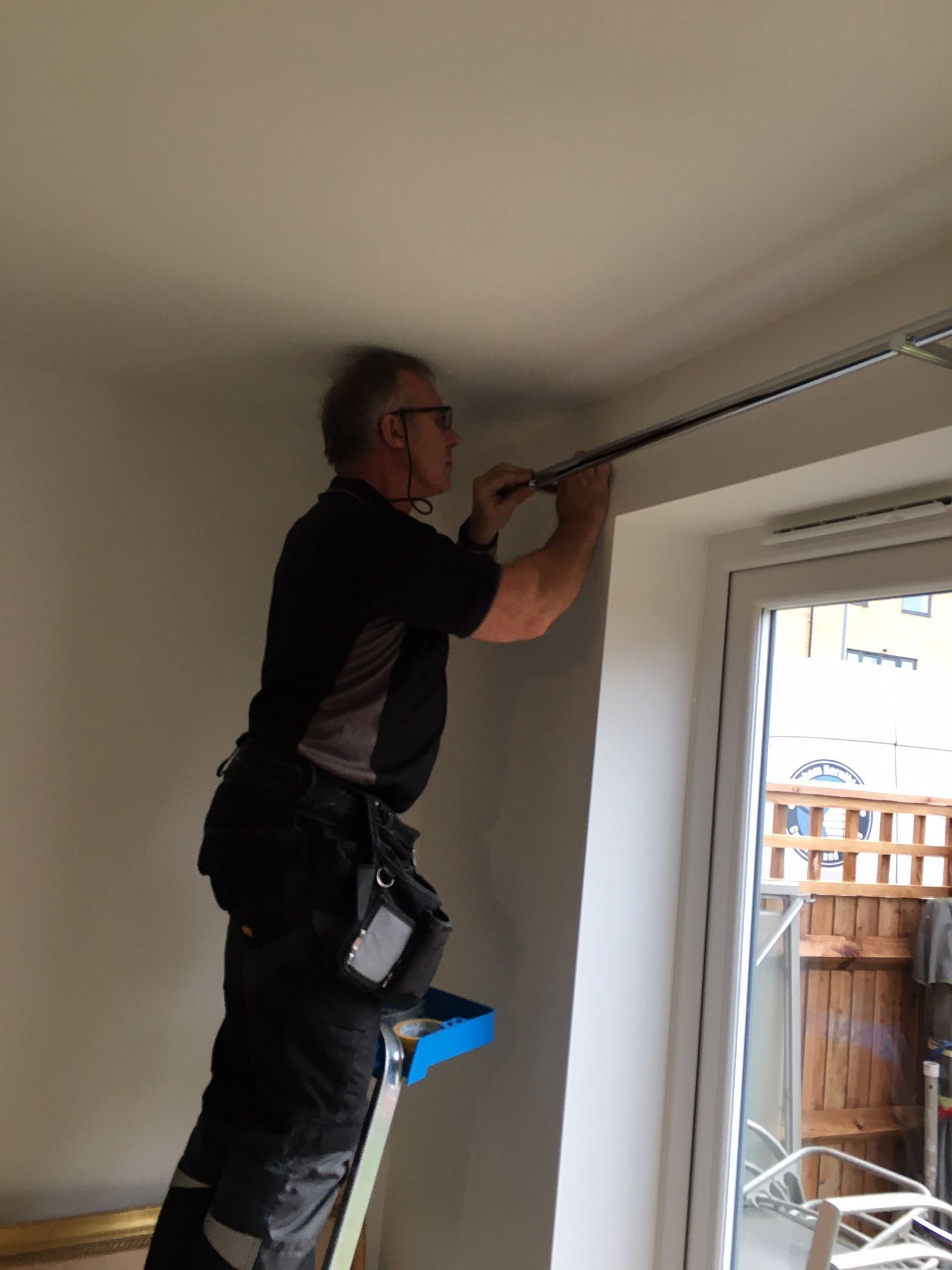 Curtain and blinds Fitters Milton Keynes