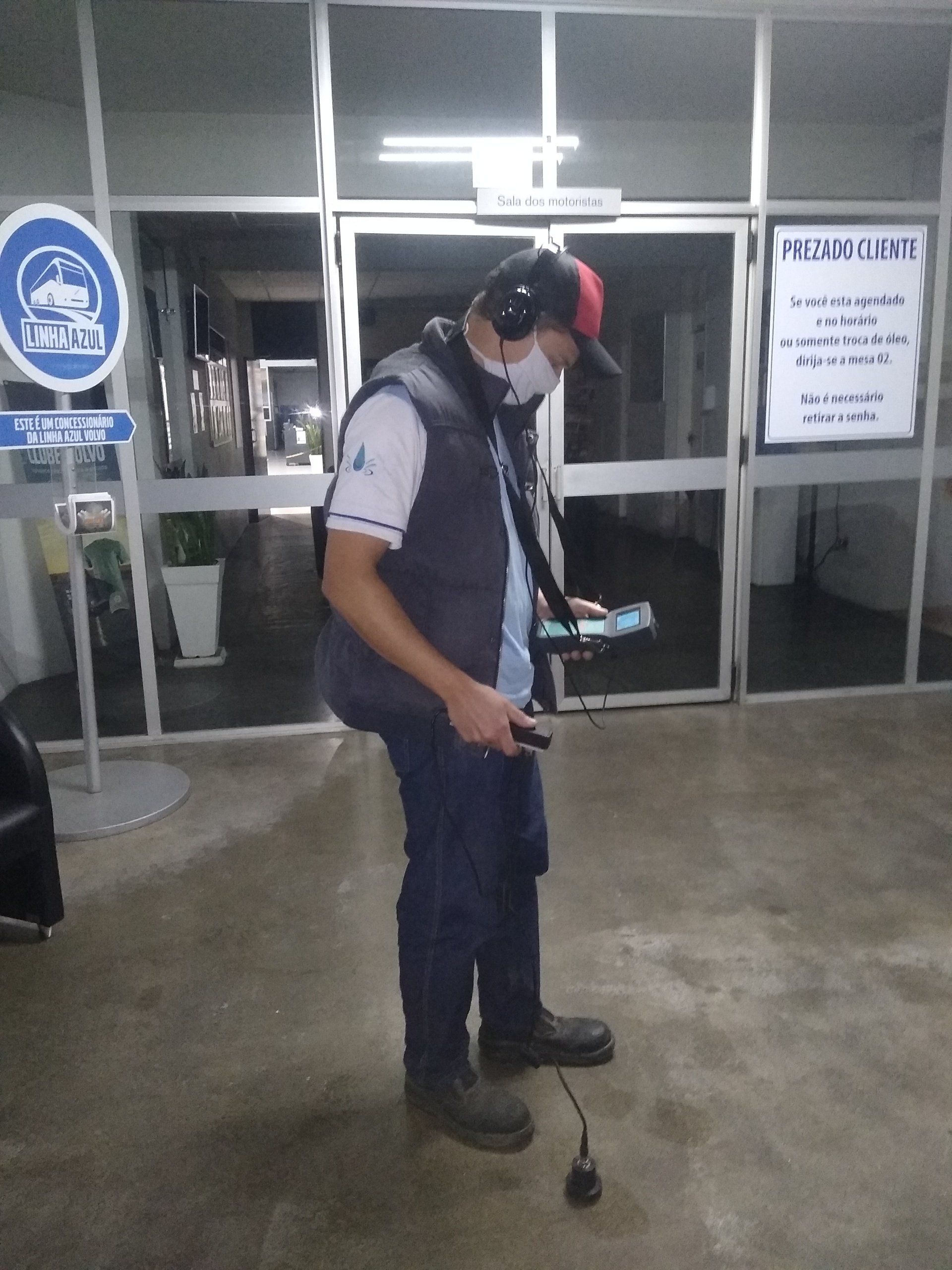 Veja como funciona o serviço de caça vazamentos