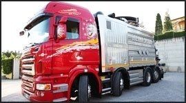 Camion con rimorchio
