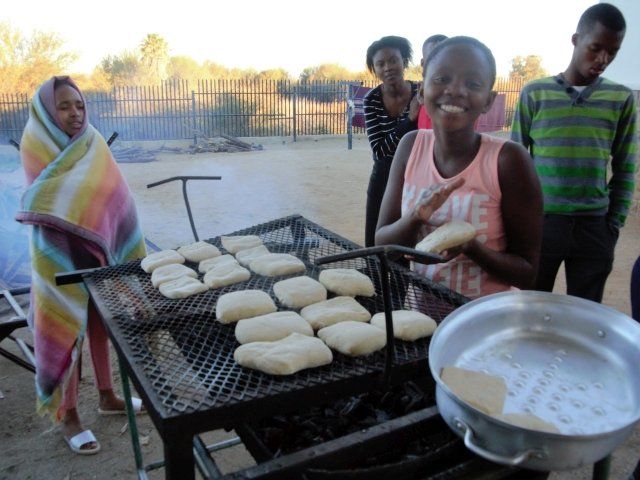 Zelf brood bakken in Koshuis Friersdale