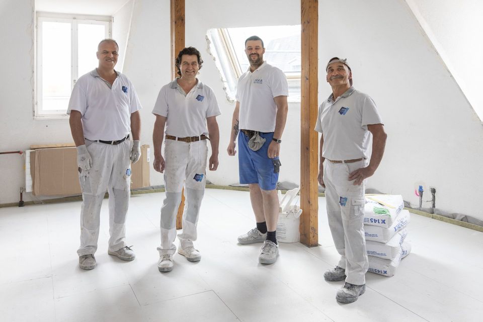 Das Team des Gipsergeschäfts Marc Rudolf Baumli GmbH bei der Arbeit.
