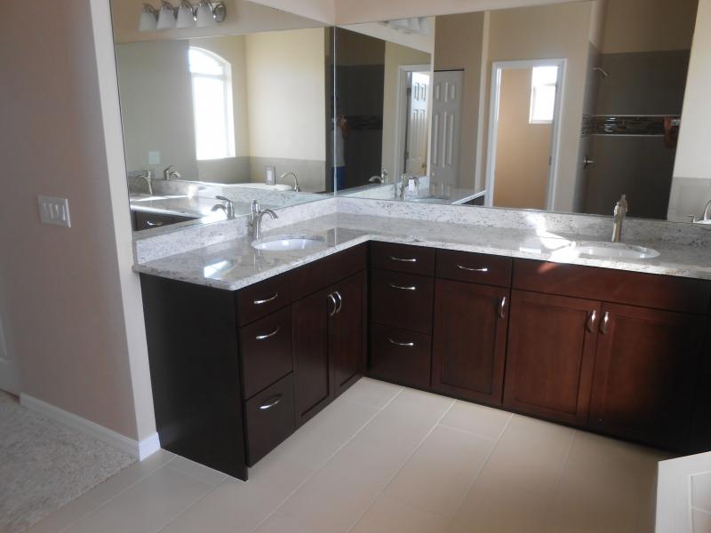 Bathroom Mirror & Sinks — Seattle, WA — Aurora Plumbing Bathroom Mirror & Sinks — Seattle, WA — Aurora Plumbing