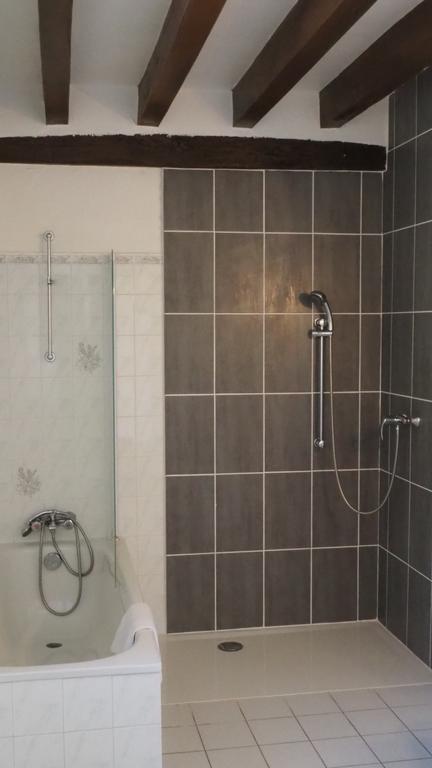 Douche handicapé d'un appartement du golf de la Carte