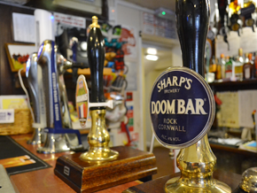 Traditional food - New Worksop, Nottinghamshire. - The Red Hart - Interior
