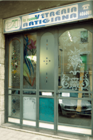 Vetrata commerciale
