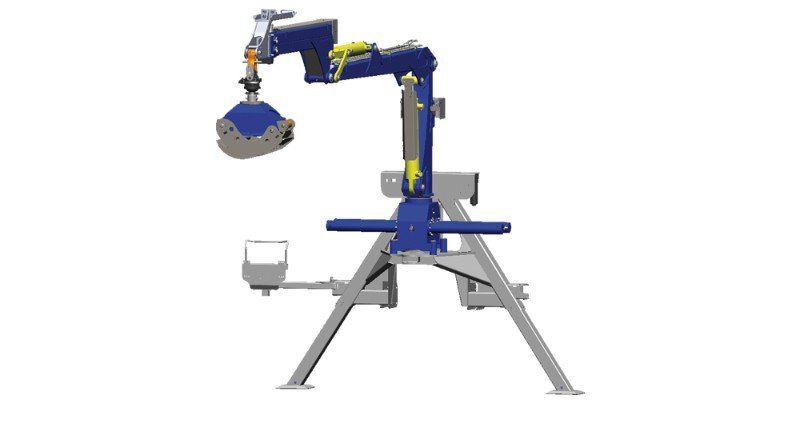Ein blau-gelber Roboterarm hält ein blaues Objekt.