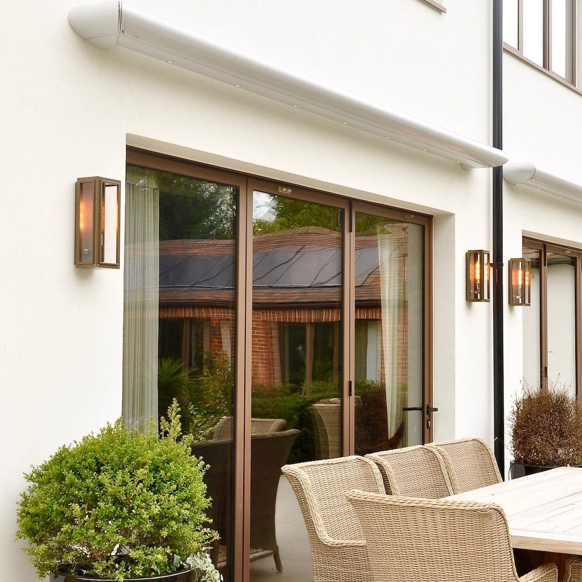 Windsor Wall Light Medium in Bronze