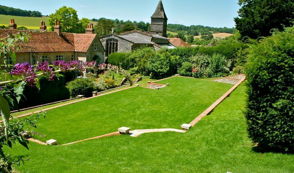 garden view of the mansion with wide green space