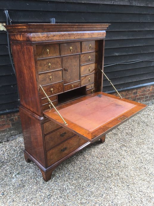 pull down dresser