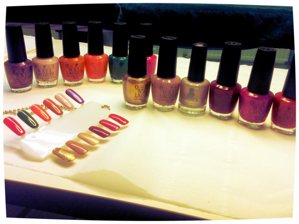 Nail colours