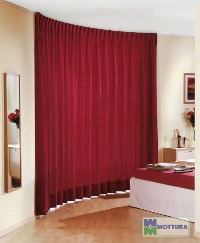 tenda rossa scorrevole