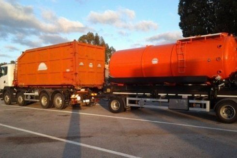 Camion con autocisterna
