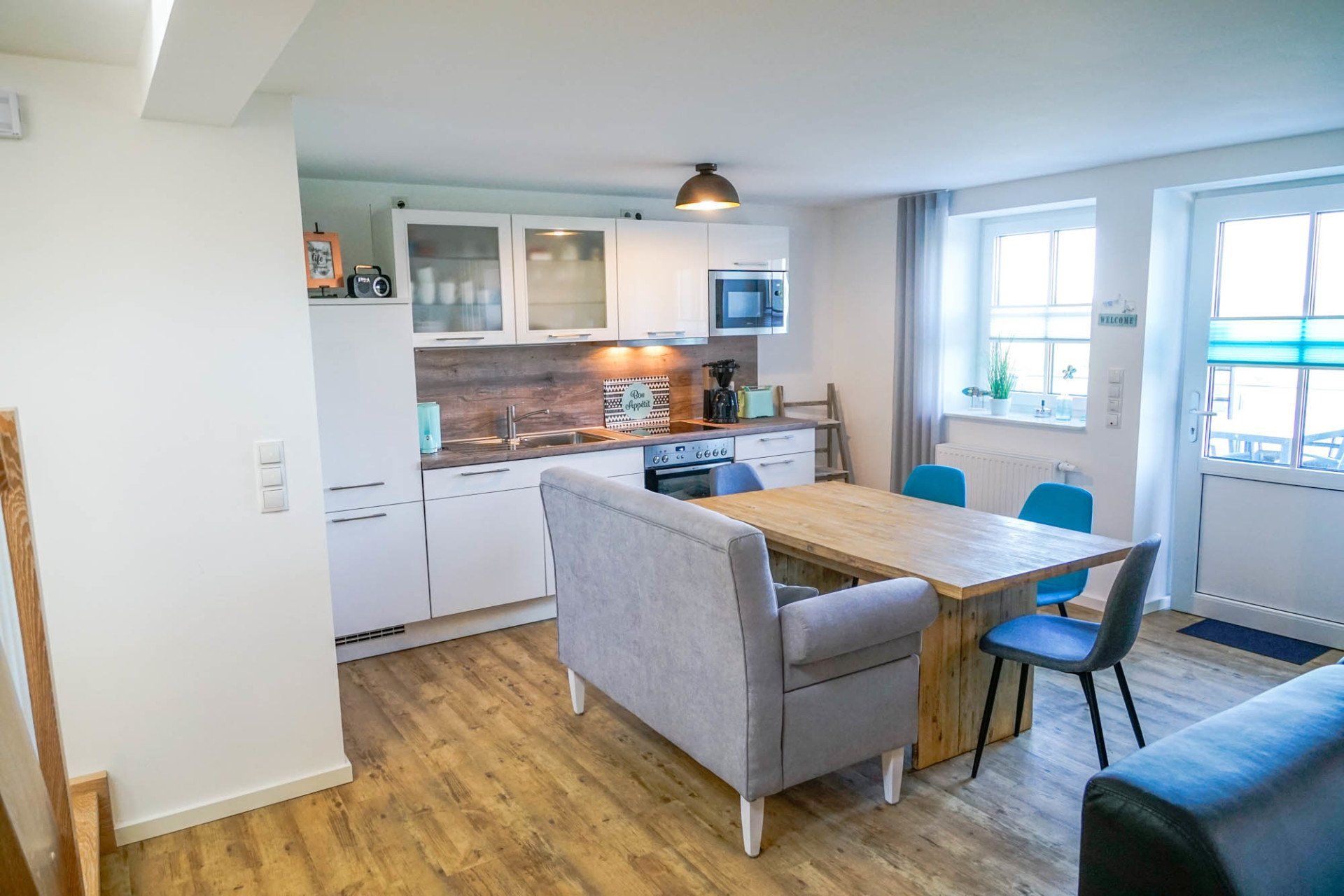 Esszimmer und Küche in Ferienwohnung 7.