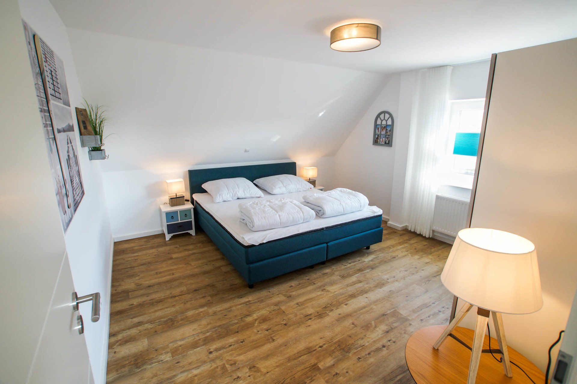 Schlafzimmer in Ferienwohnung 6 (zweite Ansicht).