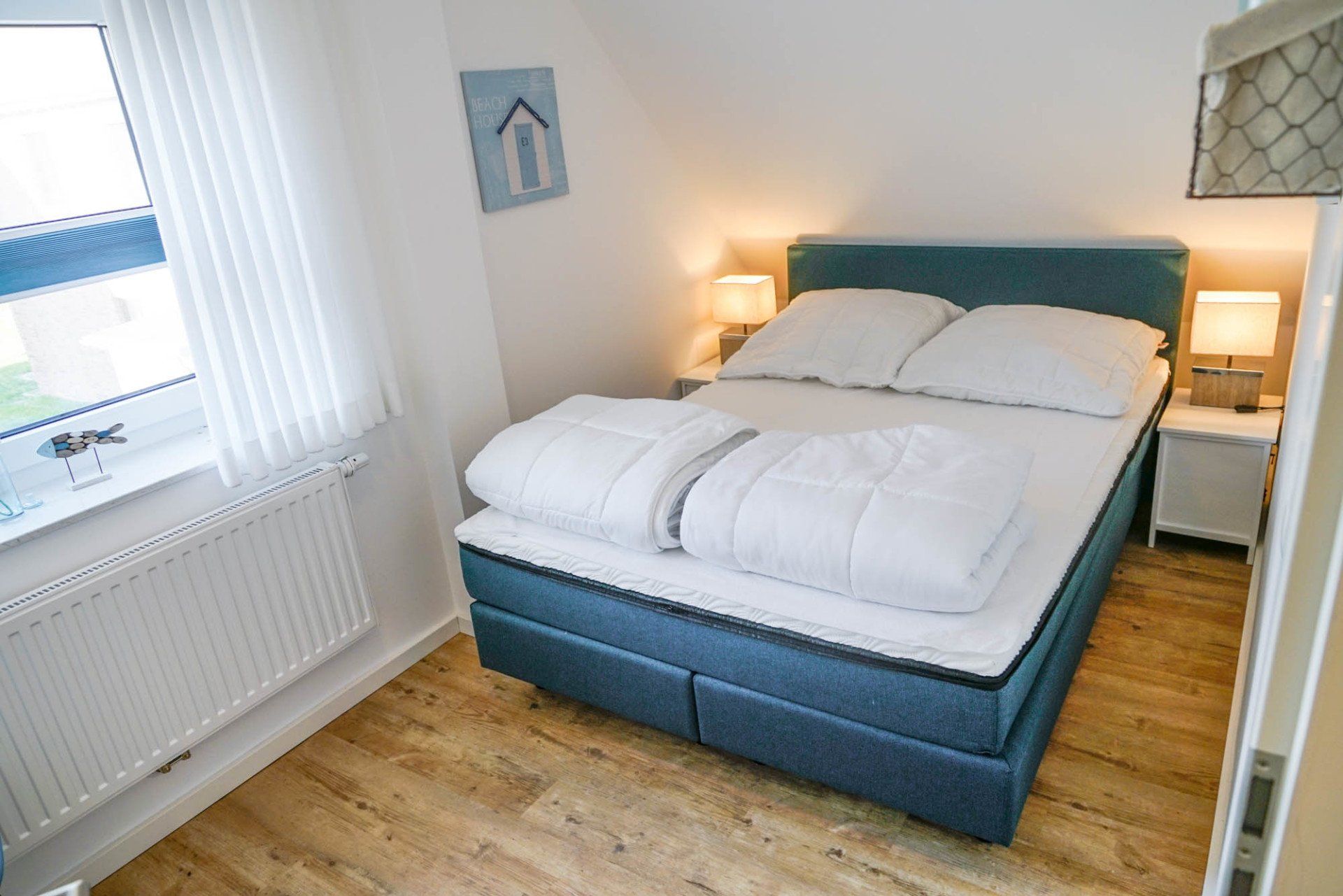 Schlafzimmer in Ferienwohnung 9 (zweite Ansicht).