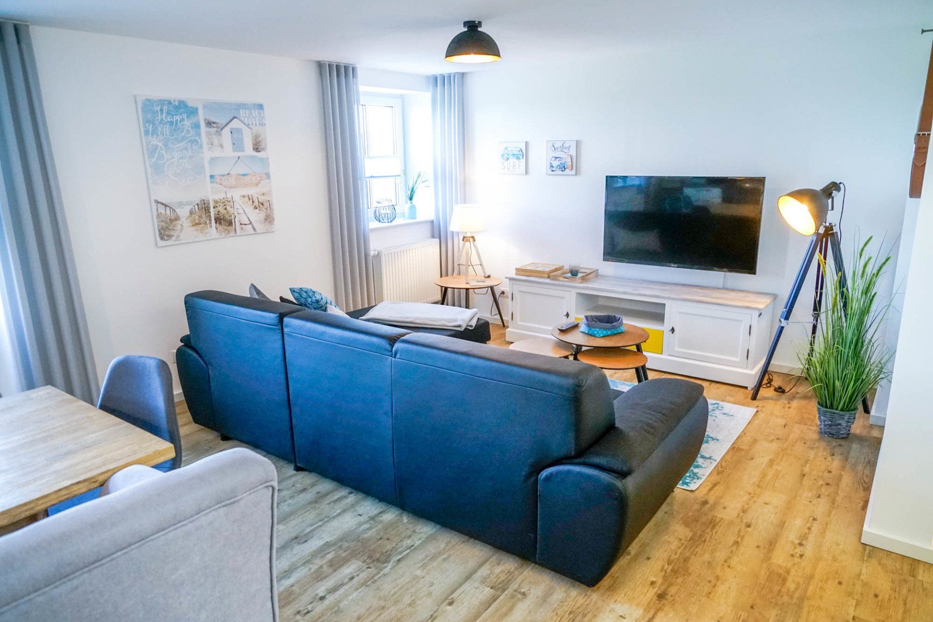 Wohn- und Essbereich in Ferienwohnung 7 (weitere Ansicht).