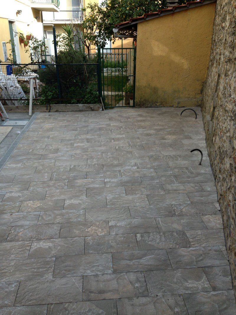 pavimento in pietra per esterni