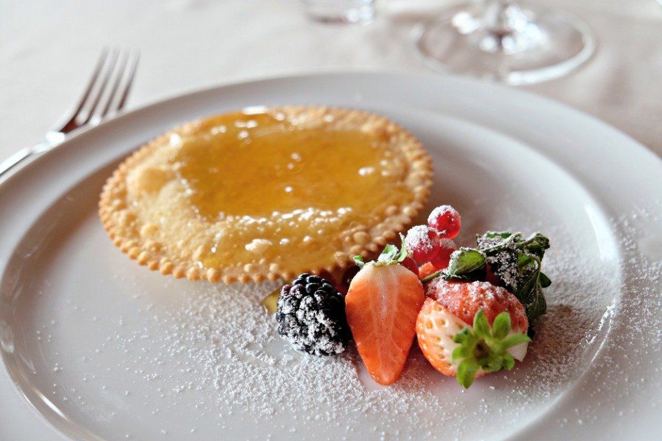 seadas con frutta fresca