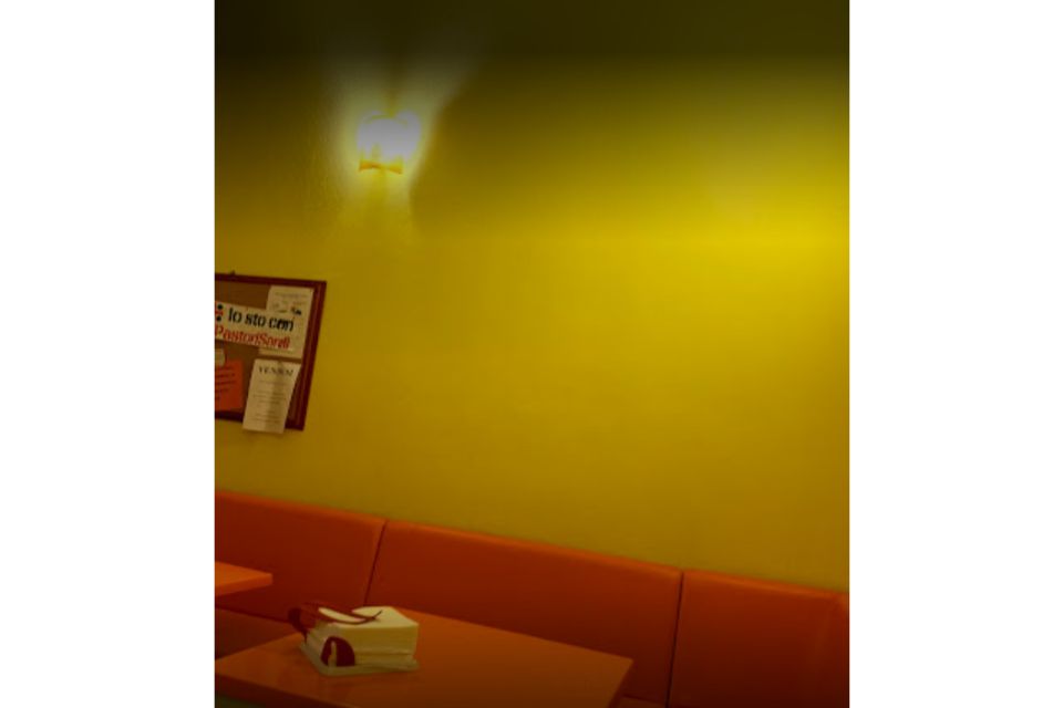 sala interna della pizzeria paninoteca