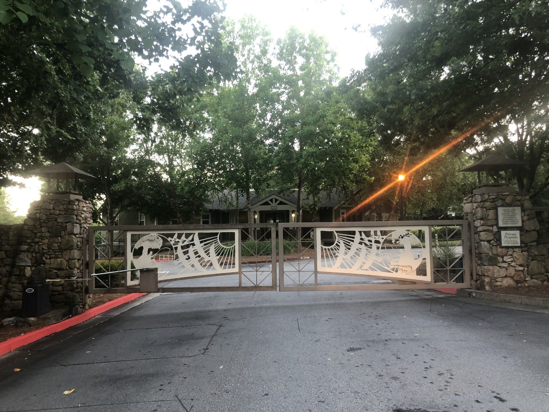 Gate