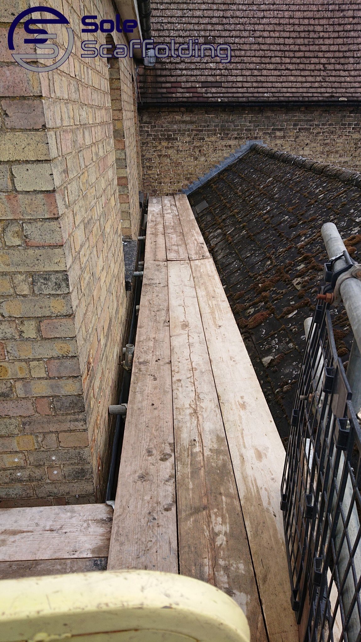 sole scaffolding - scaffold for  window replacement in Charteris