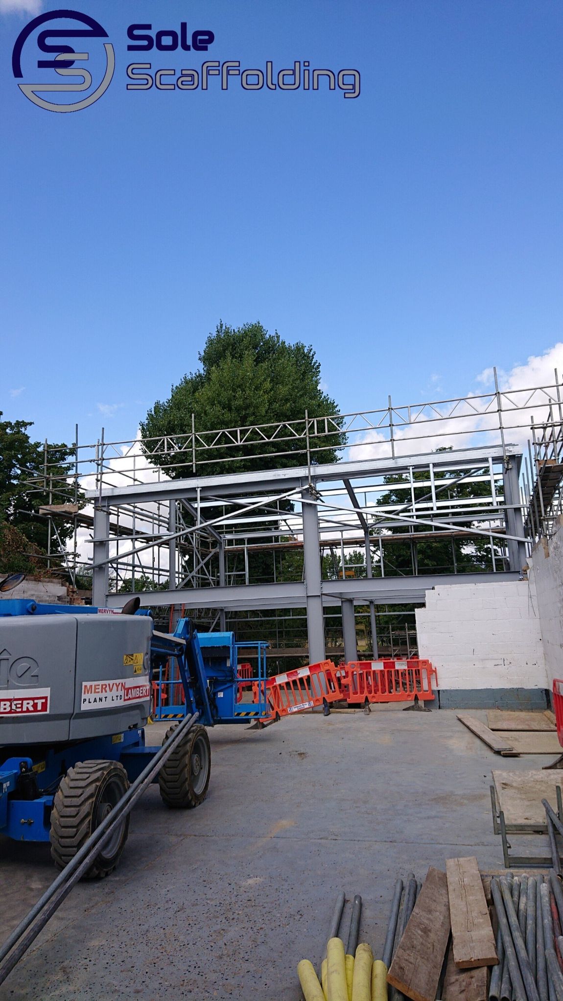 sole scaffolding - new industrial building in Cambridge