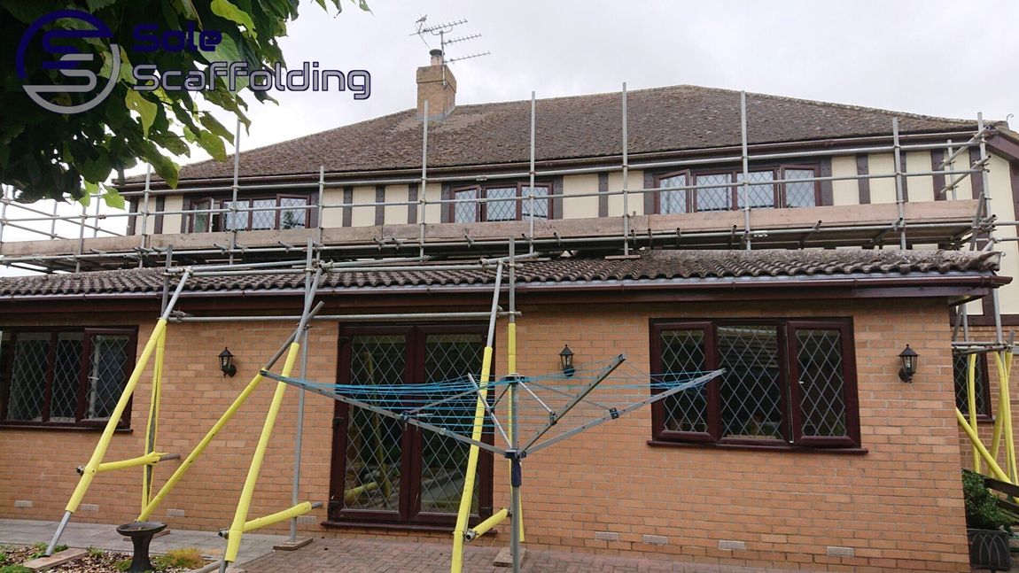 sole scaffolding - scaffold for painting external of a house in Soham